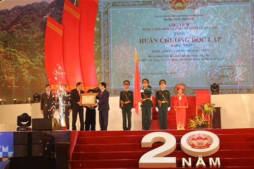 Feier zu 20 Jahren der Wiedergründung der Provinz Bac Kan - ảnh 1